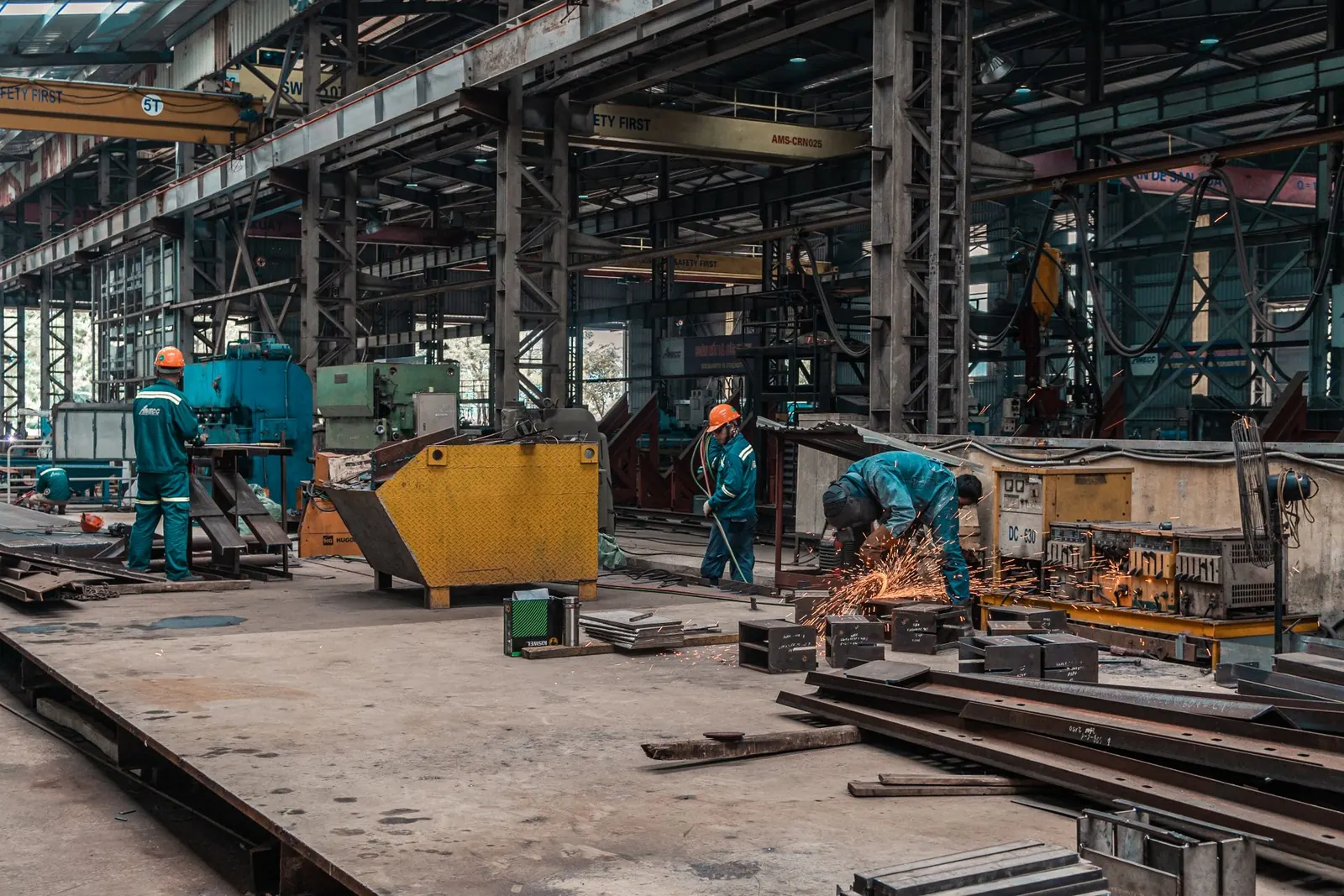 Interior de oficina metalúrgica